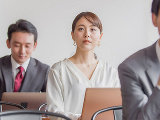 新卒社員